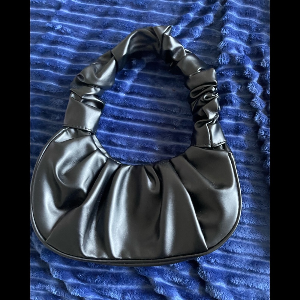 Black shoulder bag